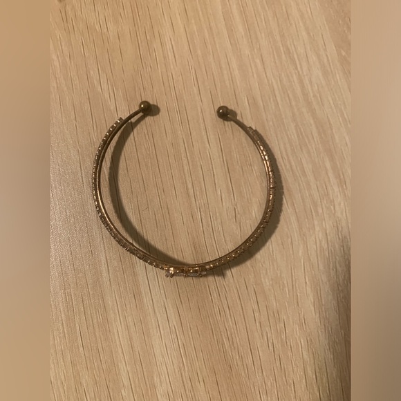 ADJUSTABLE BUTTERLY BRACELET - Picture 3 of 3